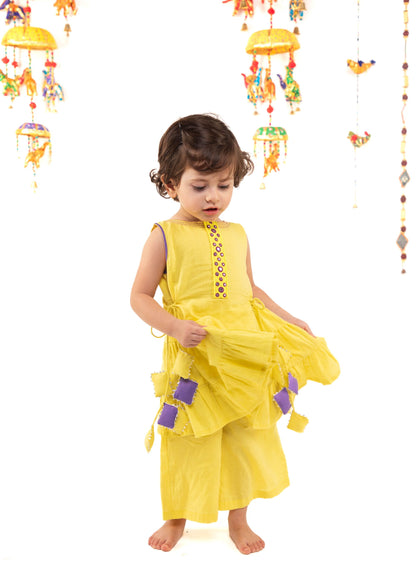 Yellow kurta-pyjama with purple embroidery and net dupatta LQ Milano